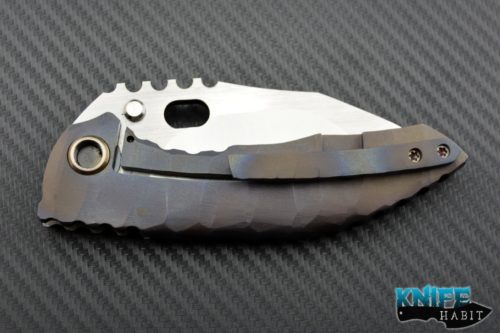 custom Dalibor Bergam Draco Complain integral knife, sculpted anodized handles, satin 3v blade steel compound grind