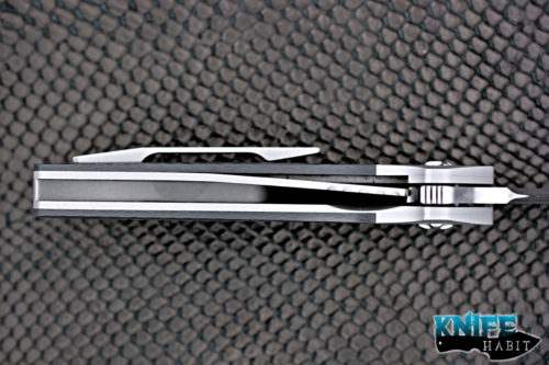 custom enrique stinger knife, dual tone s35vn blade, fluted carbon fiber scales, titanium bolsters, liner lock