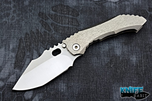 custom dalibor bergam unnamed knife, tree bark texture integral, satin cpm 3v blade steel