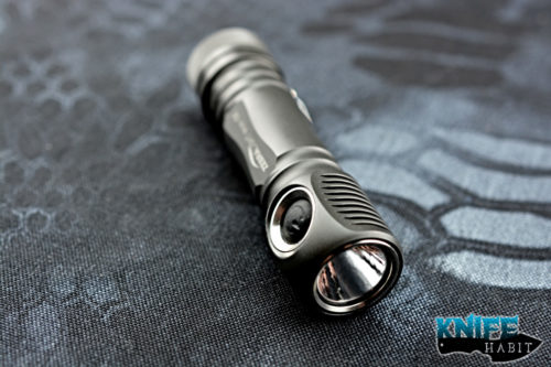 zebralight sc63 flashlight, everyday carry, 1300 lumens, 18650 battery, cool white flood light