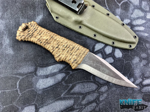 custom tracker dan bloodshark knife